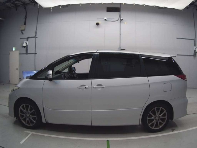 TOYOTA ESTIMA 2009