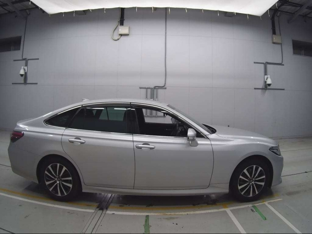 TOYOTA CROWN 2020