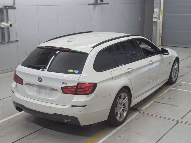 BMW 5 SERIES 2012