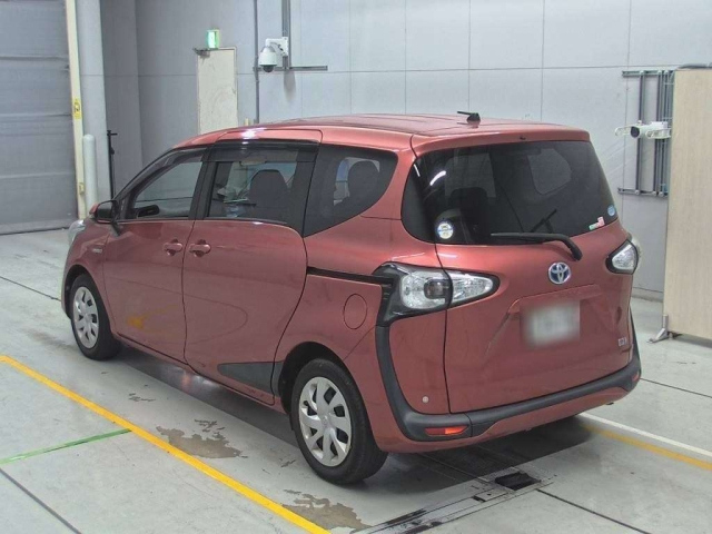 TOYOTA SIENTA 2016