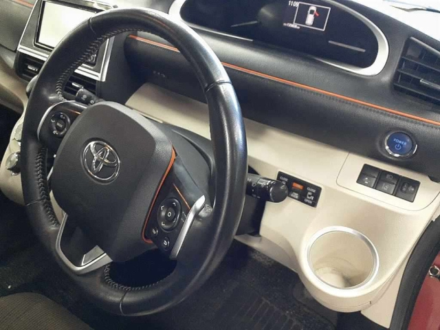 TOYOTA SIENTA 2016