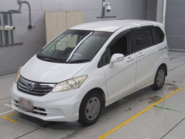 HONDA FREED 2013