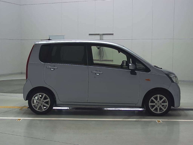 DAIHATSU MOVE 2013