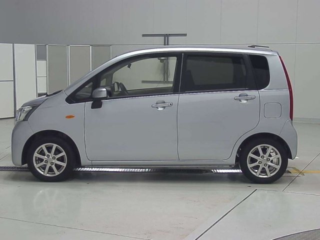 DAIHATSU MOVE 2013