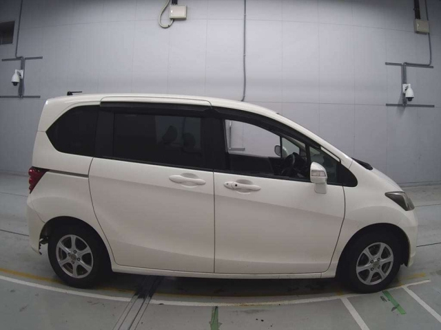 HONDA FREED 2010