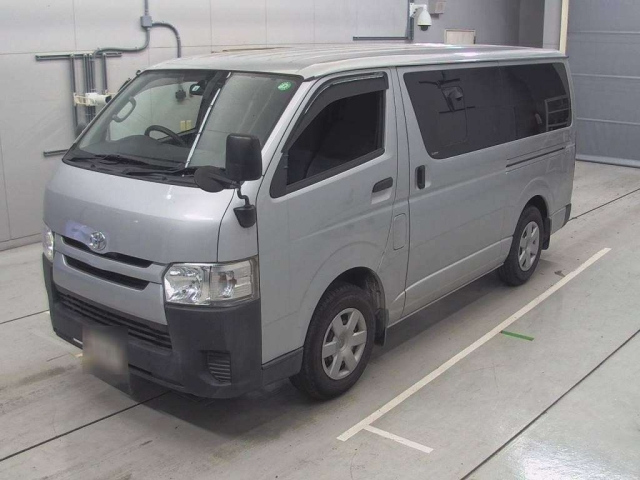 TOYOTA HIACE VAN 2016