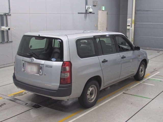 TOYOTA SUCCEED 2010