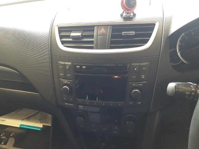SUZUKI SWIFT 2012