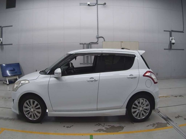 SUZUKI SWIFT 2012
