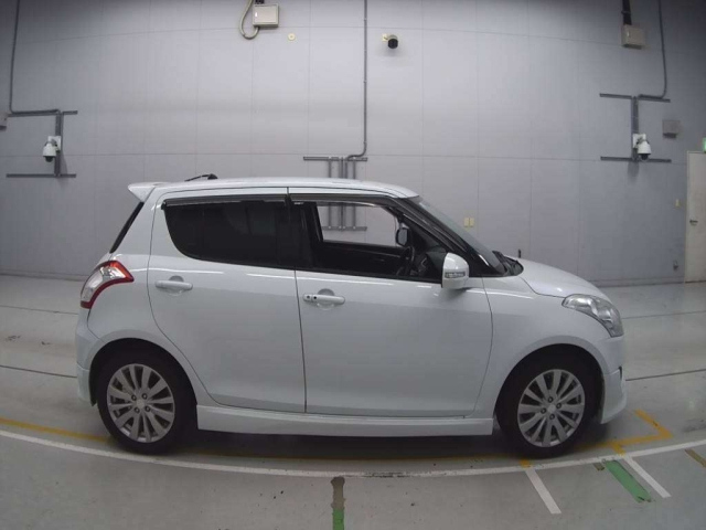 SUZUKI SWIFT 2012