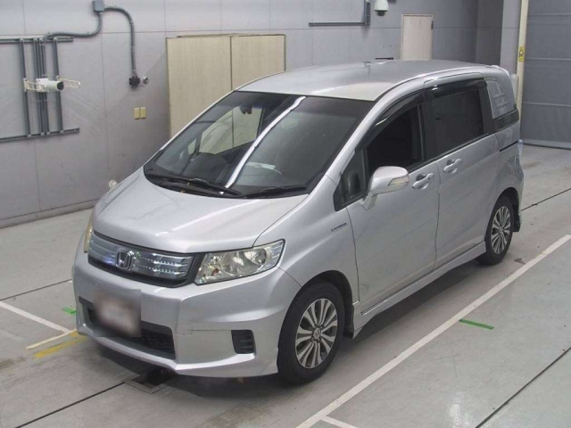 HONDA FREED 2013