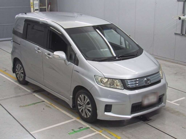 HONDA FREED 2013