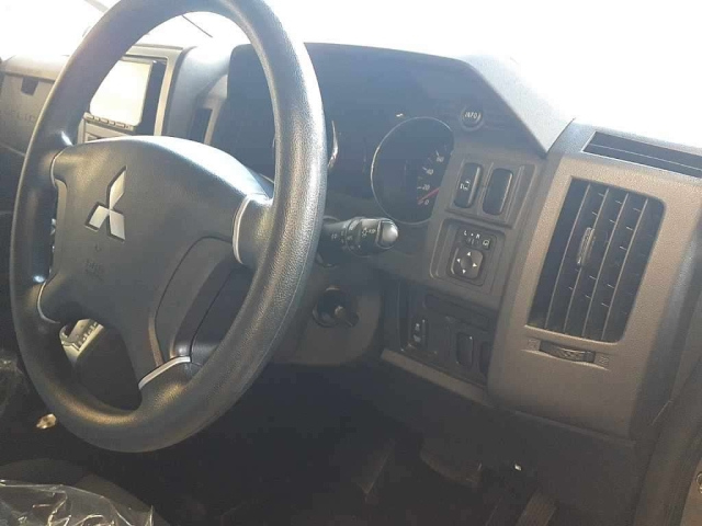 MITSUBISHI DELICA D5 2013