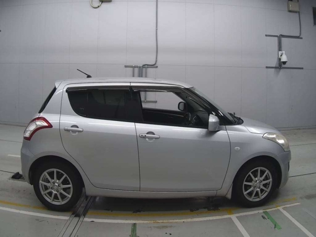 SUZUKI SWIFT 2015
