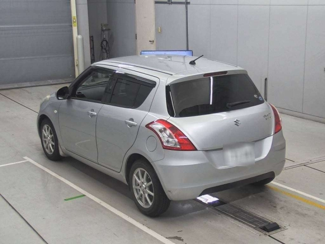 SUZUKI SWIFT 2015