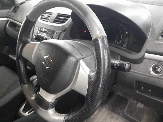 SUZUKI SWIFT 2015