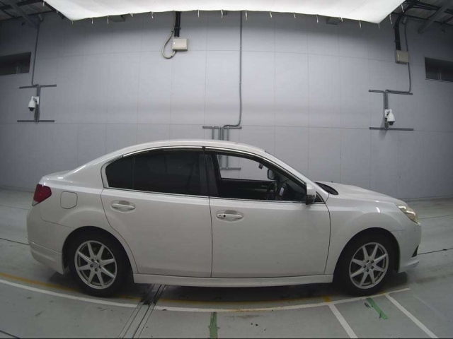 SUBARU LEGACY B4 2011