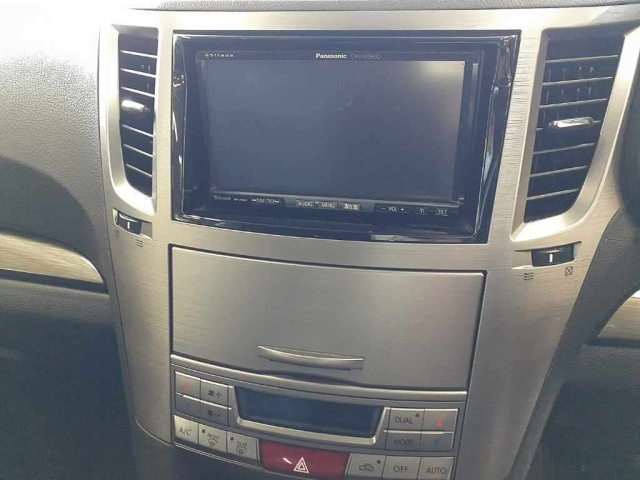 SUBARU LEGACY B4 2011