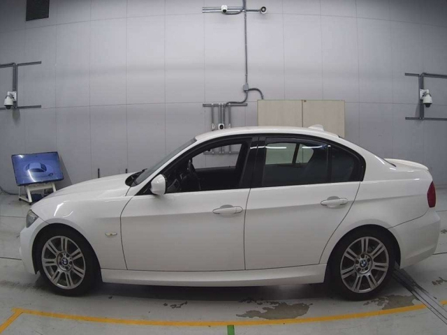 BMW 3 SERIES 2011