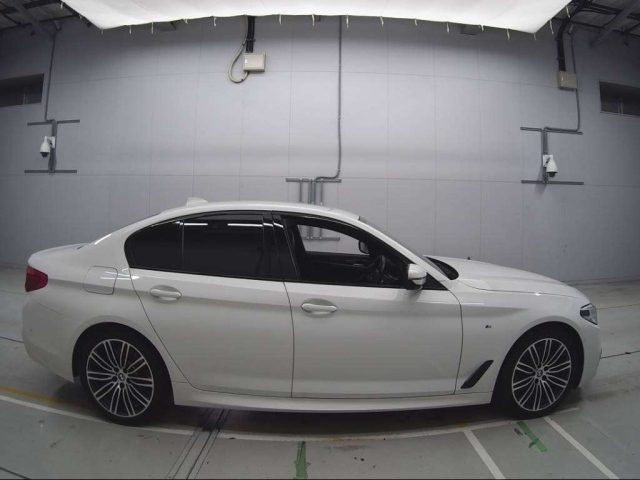BMW 5 SERIES 2019
