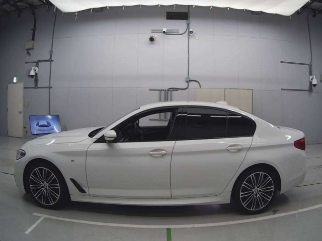 BMW 5 SERIES 2019