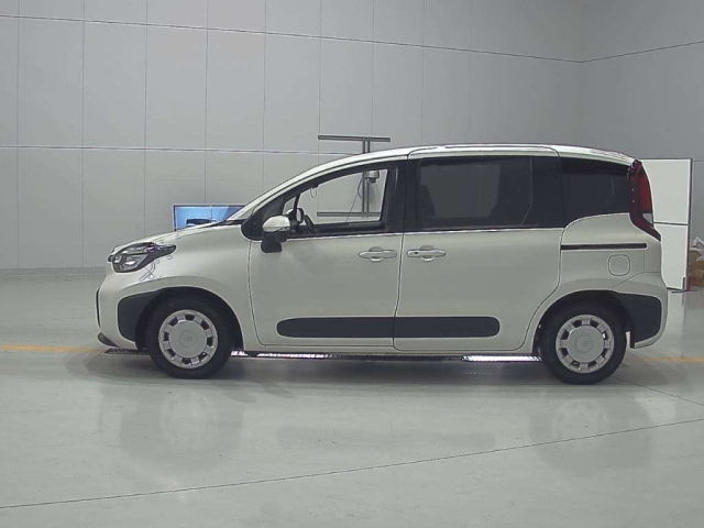 TOYOTA SIENTA 2023