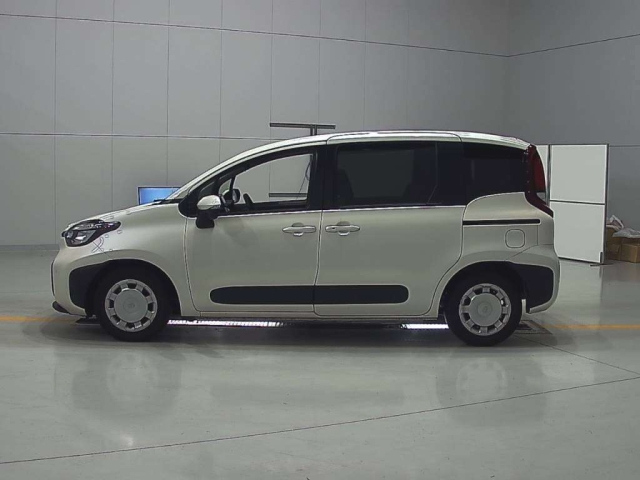 TOYOTA SIENTA 2023