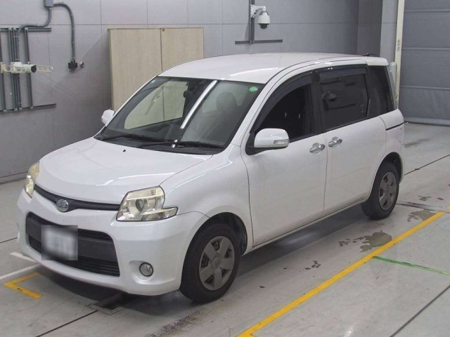 TOYOTA SIENTA 2013