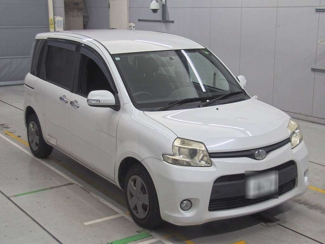 TOYOTA SIENTA 2013