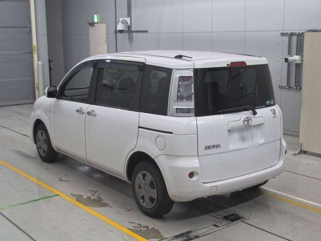 TOYOTA SIENTA 2013