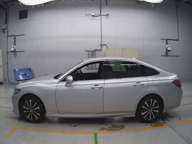 TOYOTA CROWN 2020