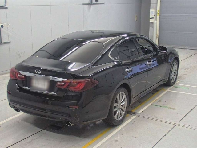 NISSAN FUGA 2015
