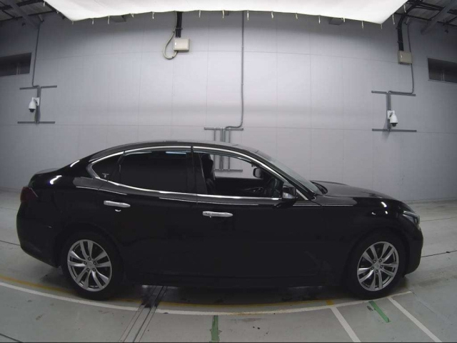 NISSAN FUGA 2015