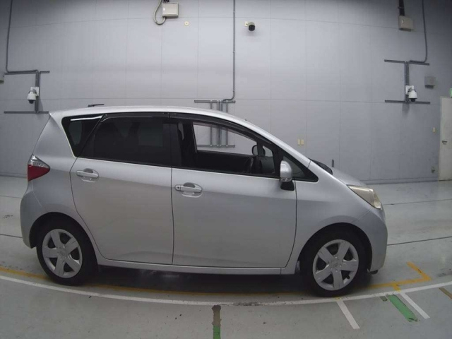 TOYOTA RACTIS 2011