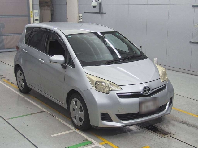 TOYOTA RACTIS 2011