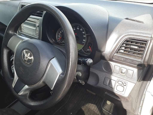 TOYOTA RACTIS 2011