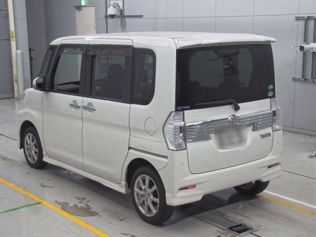 DAIHATSU TANTO 2018