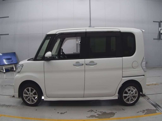 DAIHATSU TANTO 2018