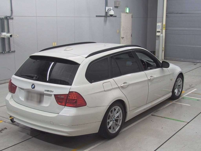 BMW 3 SERIES 2010