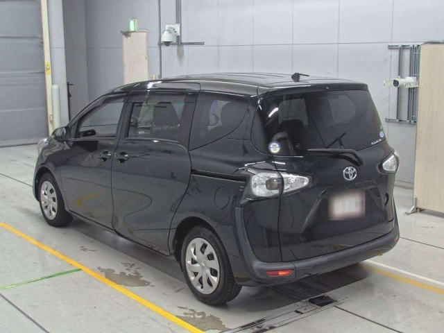TOYOTA SIENTA 2016
