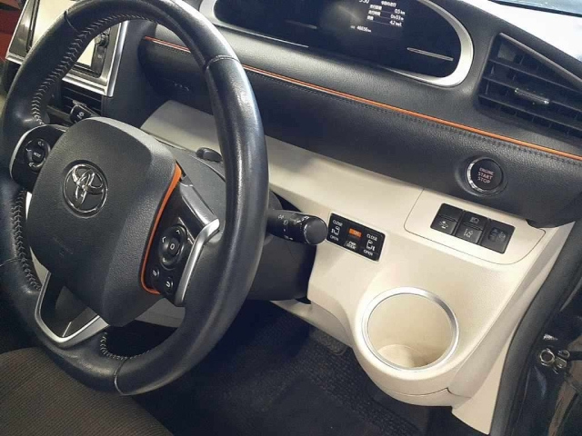 TOYOTA SIENTA 2016