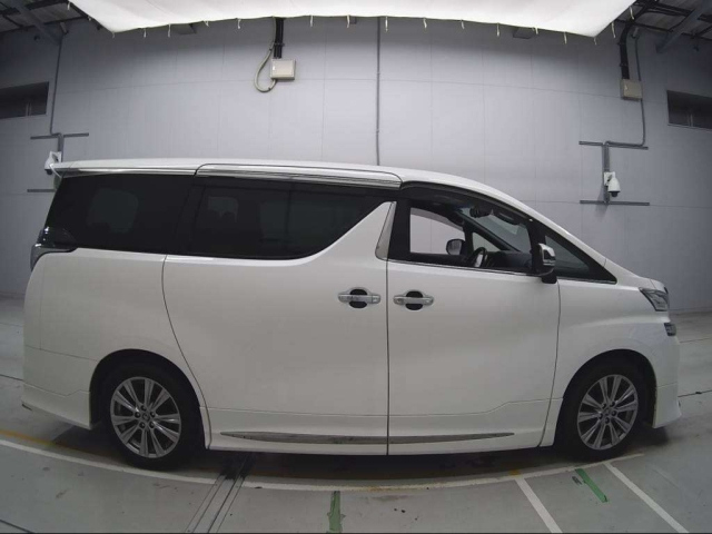 TOYOTA VELLFIRE 2017