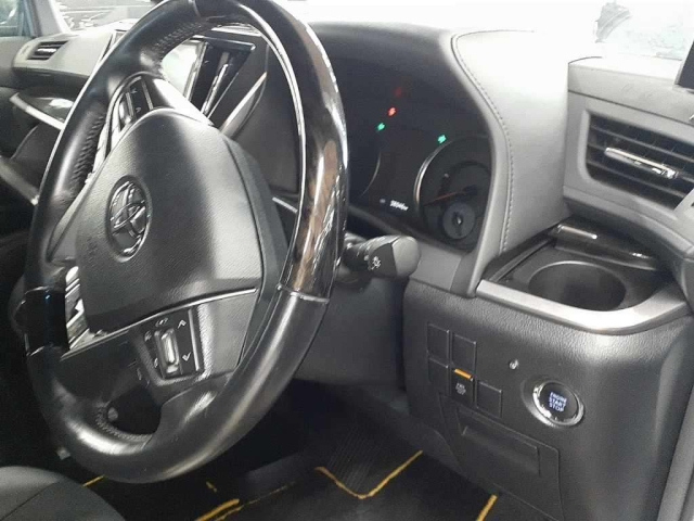 TOYOTA VELLFIRE 2017