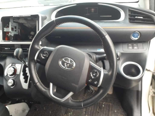 TOYOTA SIENTA 2018