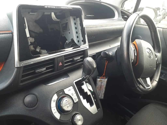 TOYOTA SIENTA 2018