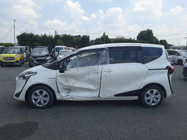 TOYOTA SIENTA 2018