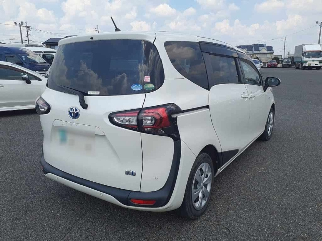 TOYOTA SIENTA 2018