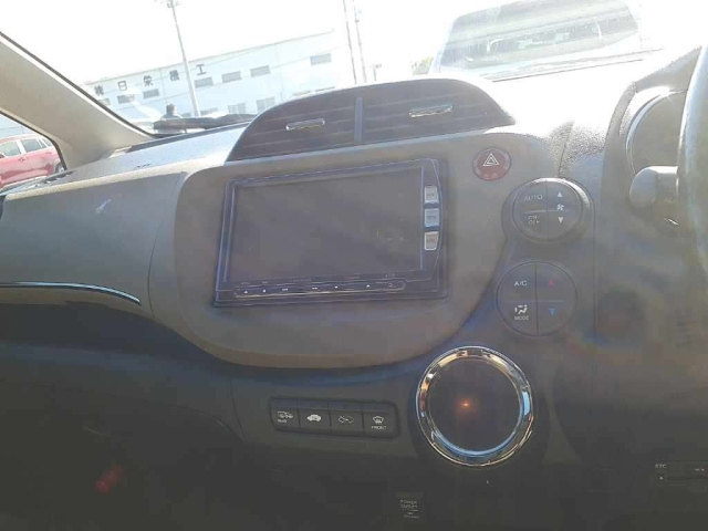 HONDA FIT SHUTTLE 2012