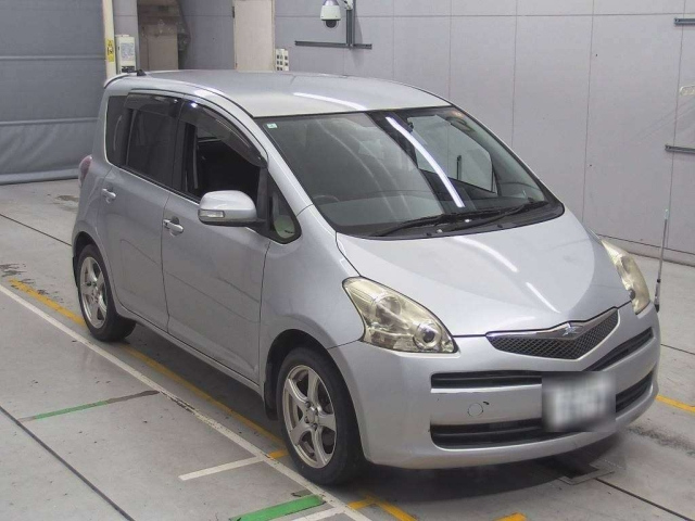 TOYOTA RACTIS 2010