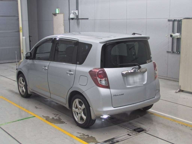 TOYOTA RACTIS 2010